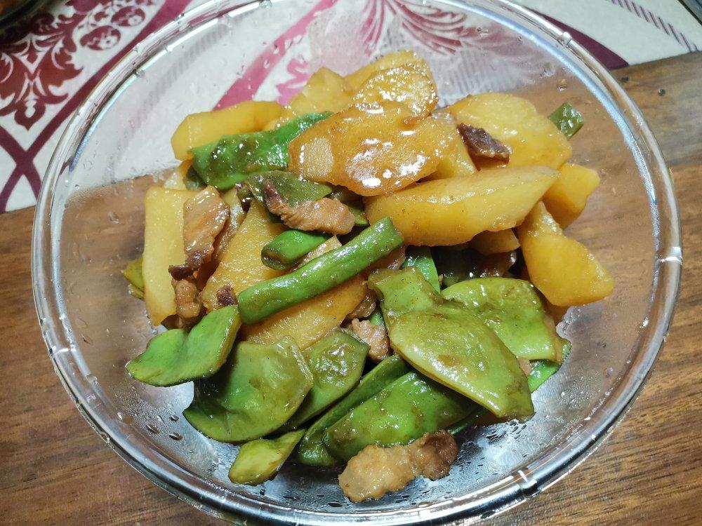 家常土豆炖豆角