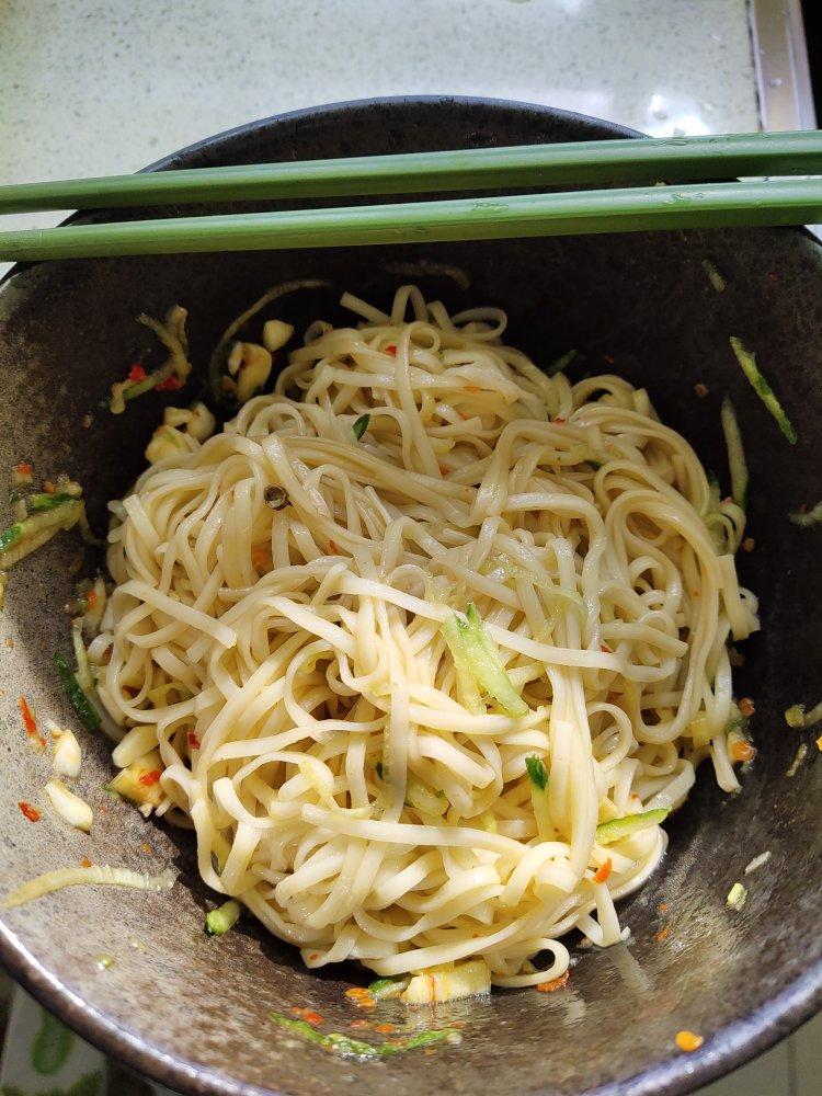 姥姥的爽口凉面！（干拌挂面）