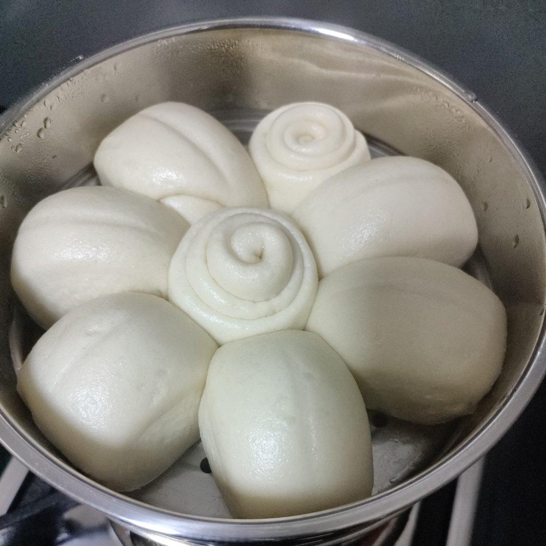 在面包机帮助下蒸馒头