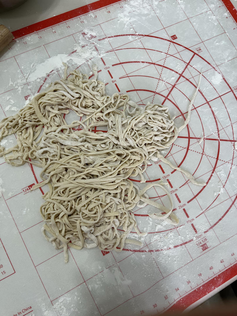 自制“筋道手擀面”