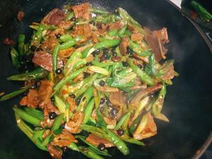 川菜·青椒腊肉的做法 步骤3