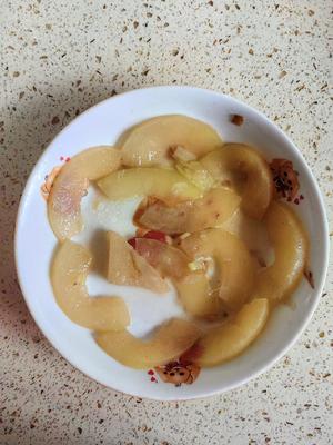 早餐：番茄鸡蛋蝴蝶面，紫薯拉花米糊，苹果水煮虾拼盘的做法 步骤10