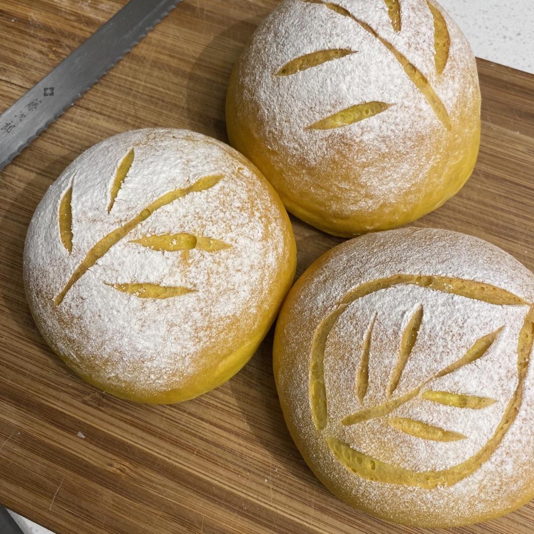 南瓜芋泥肉松软欧