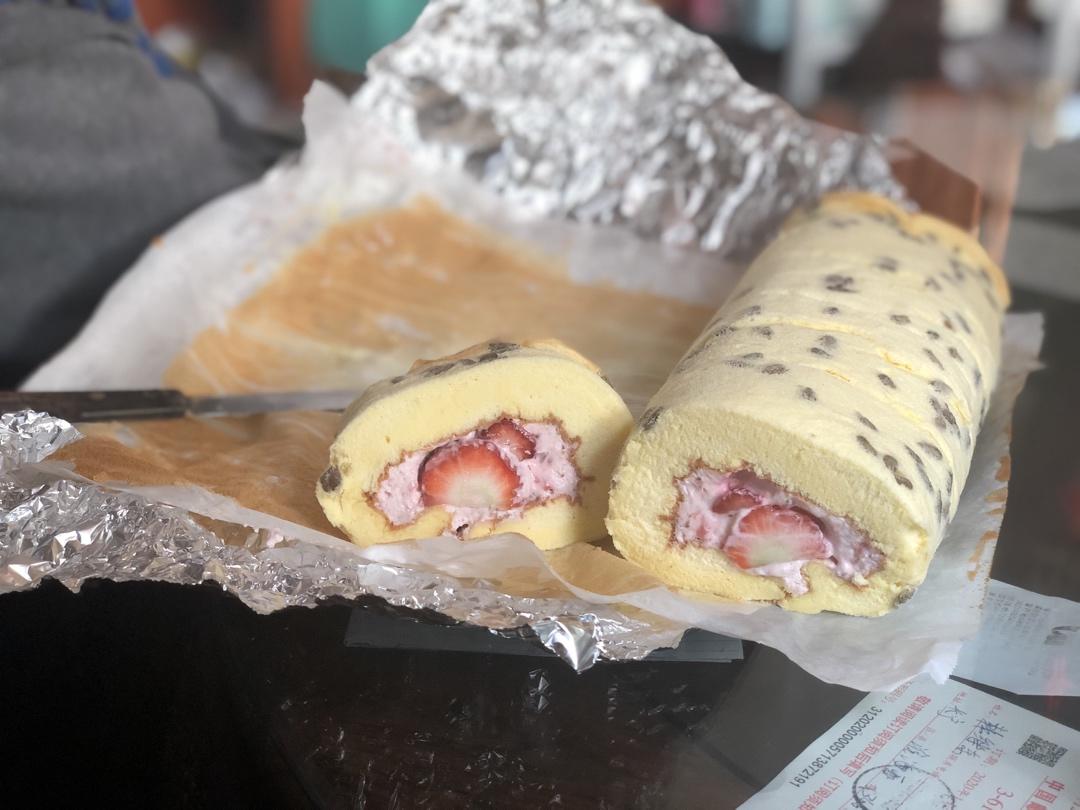 草莓蛋糕卷
