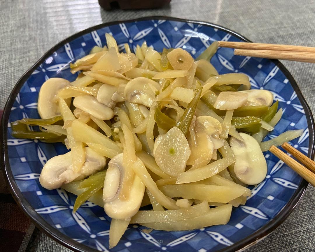 好吃又方便的青椒土豆丝，来喽！