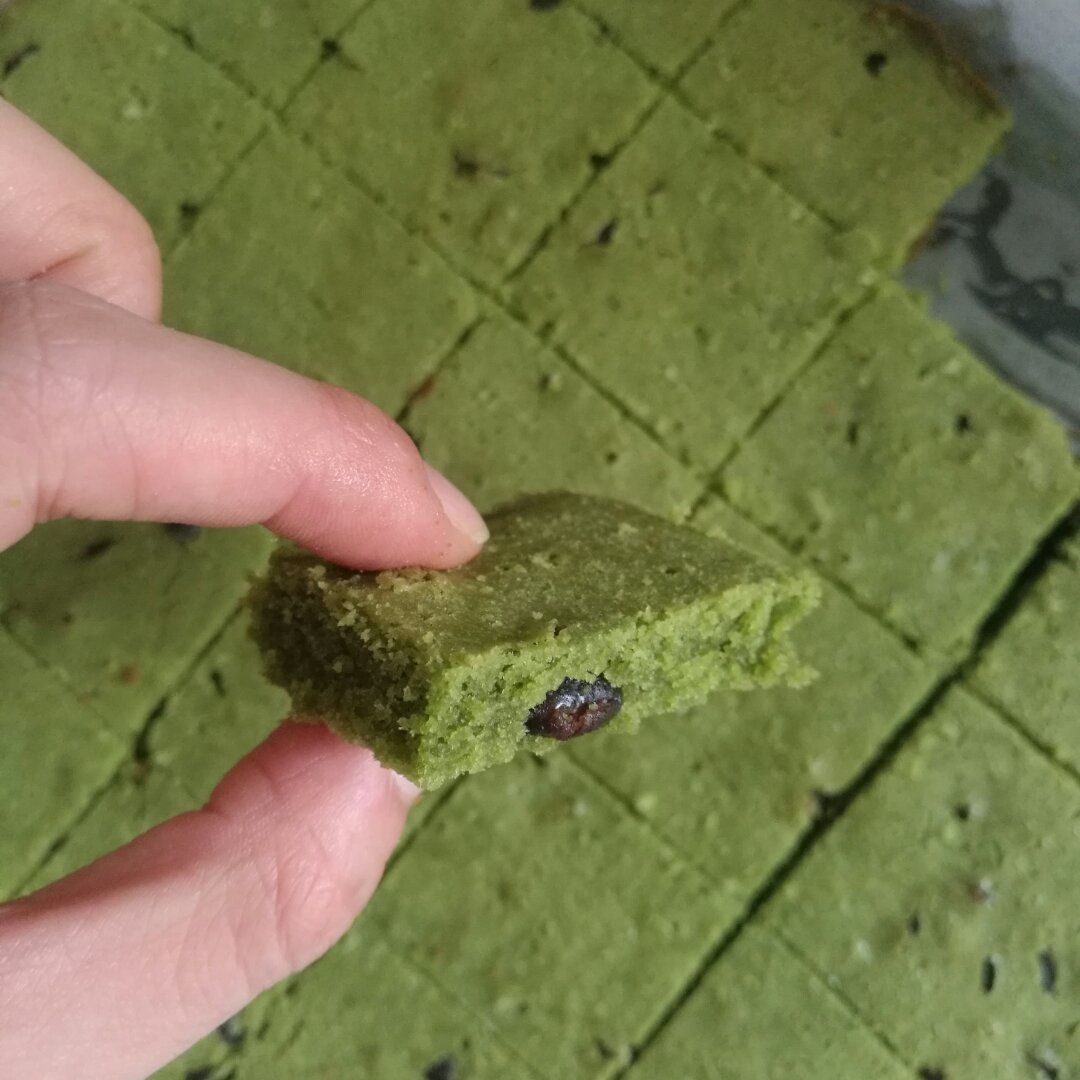 丰润的布朗尼口感-抹茶蜜红豆蛋糕