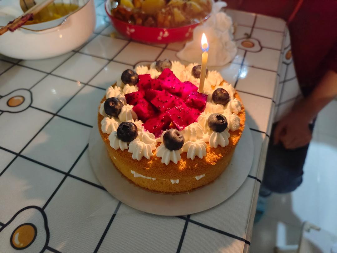 简单奶油蛋糕水果裸蛋糕