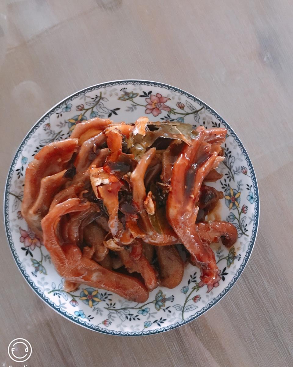 小美鸭爪子