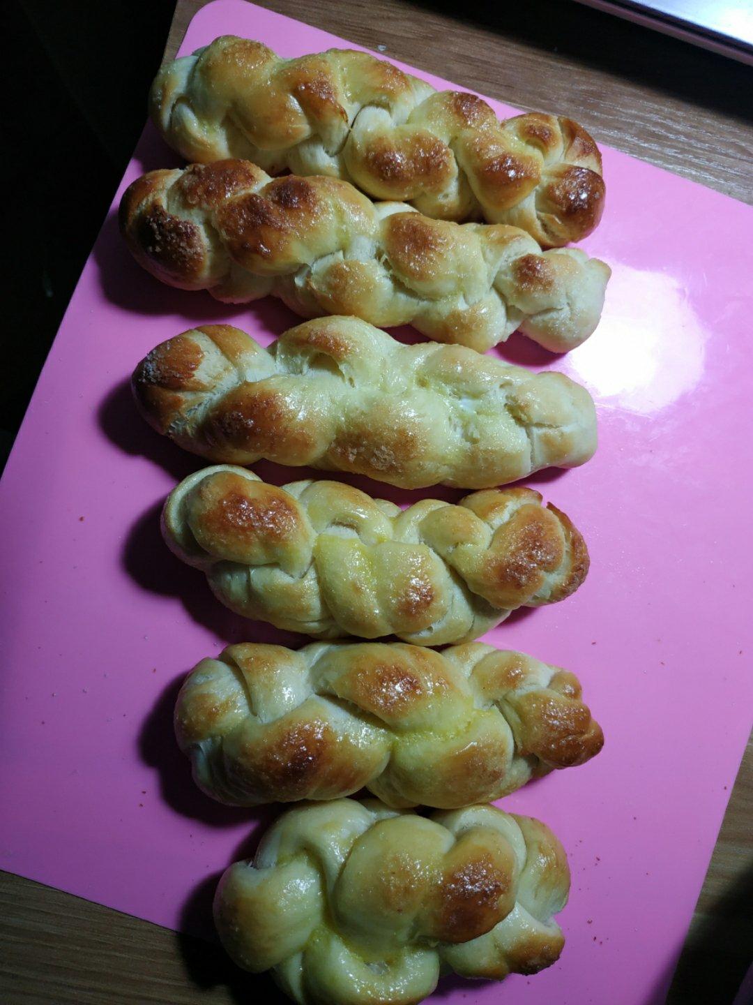 砂糖麻花面包（两股辫子）