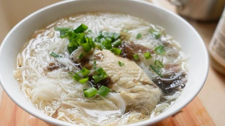 鸡汤米线（郑州上街有龙米线）