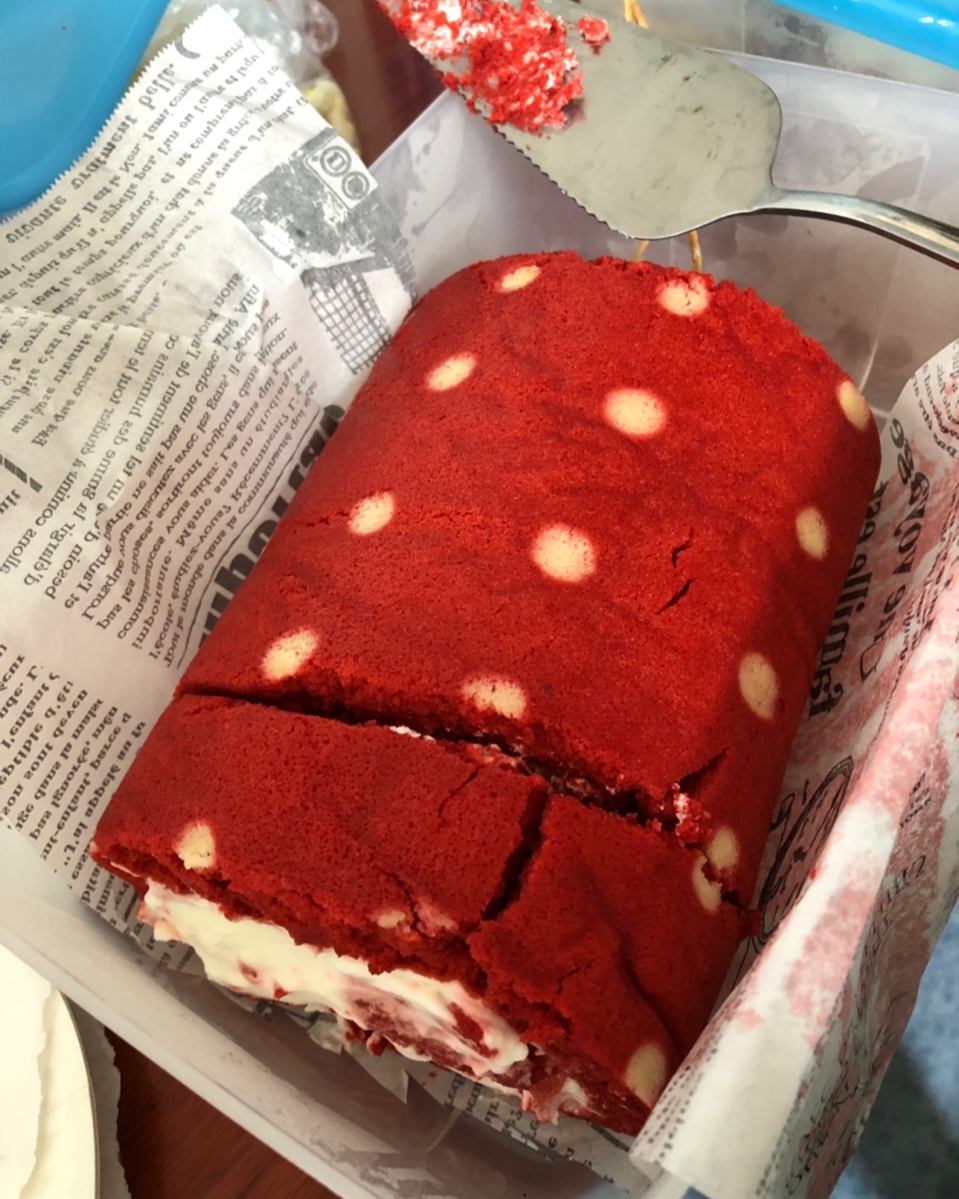 红丝绒波点蛋糕卷—精华液版