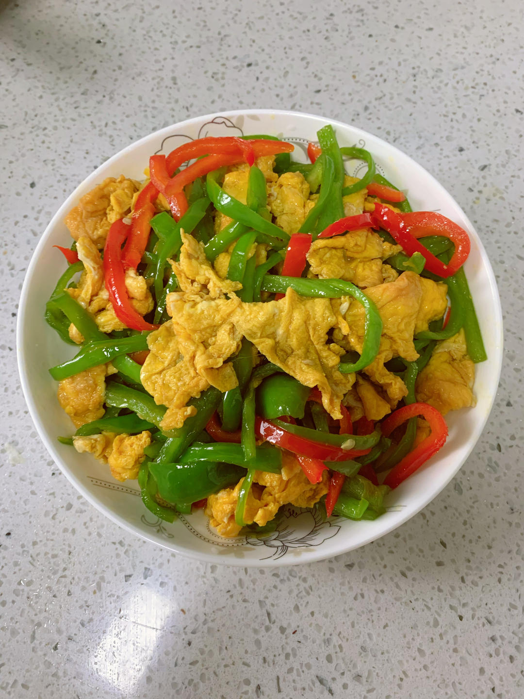 最简单的下饭菜青红椒炒鸡蛋的做法