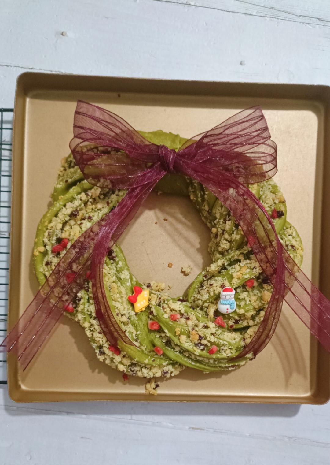 抹茶蔓越莓花环面包