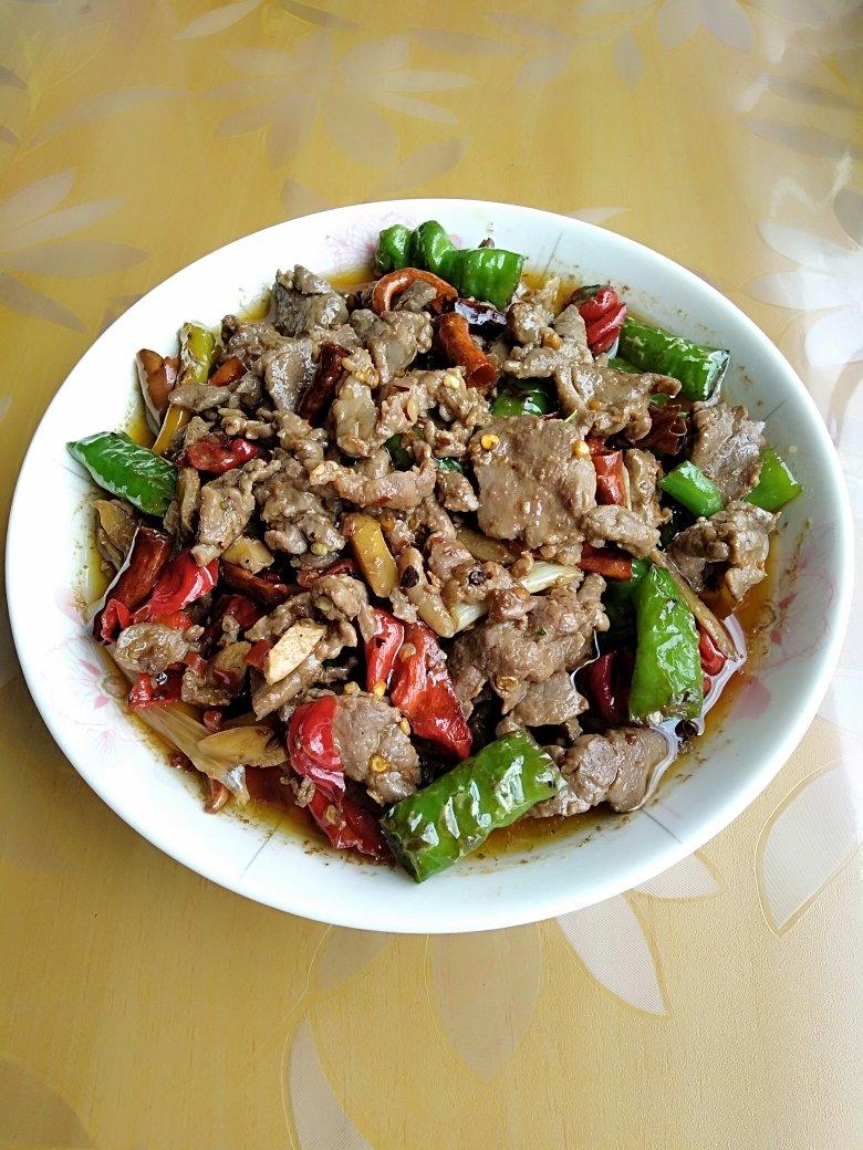 我是明天会更好做的青椒炒牛肉片青椒炒牛肉片家常菜首页登录注册作品