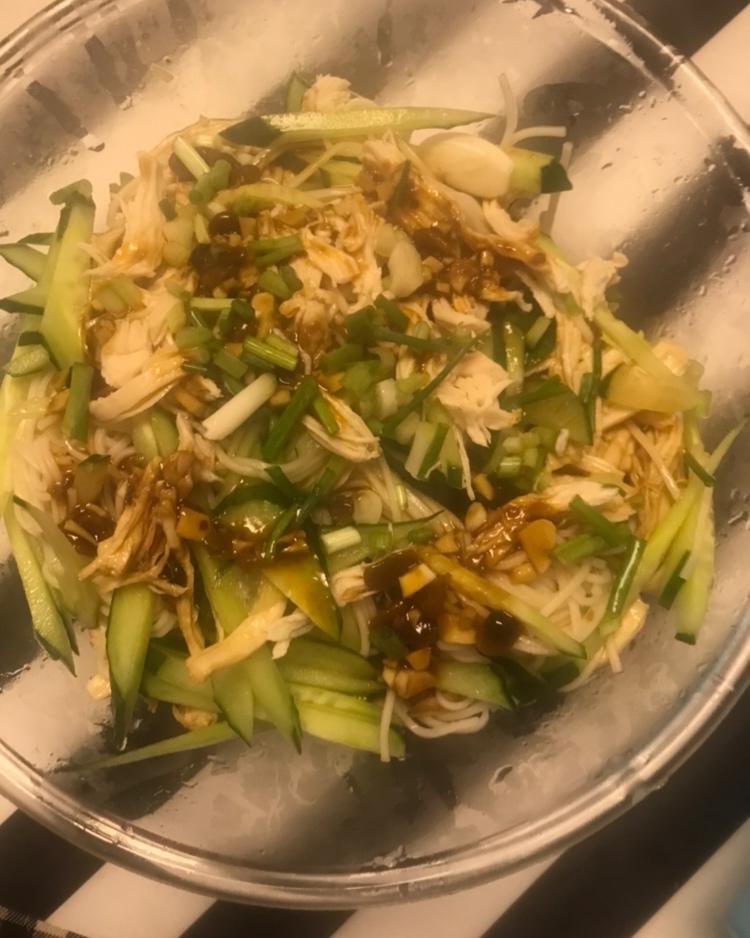 鸡丝凉面