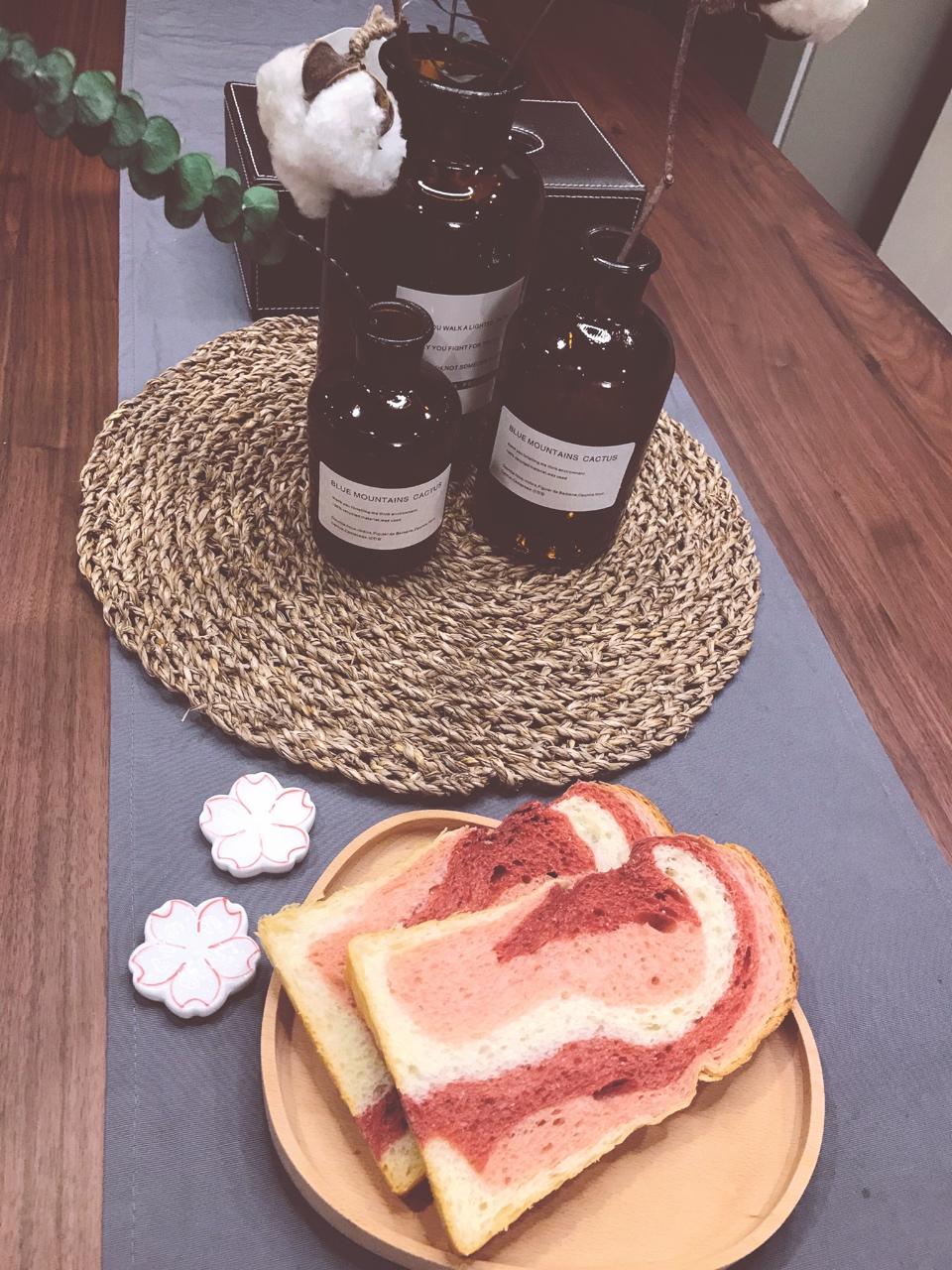 少女心粉嫩漩涡吐司
