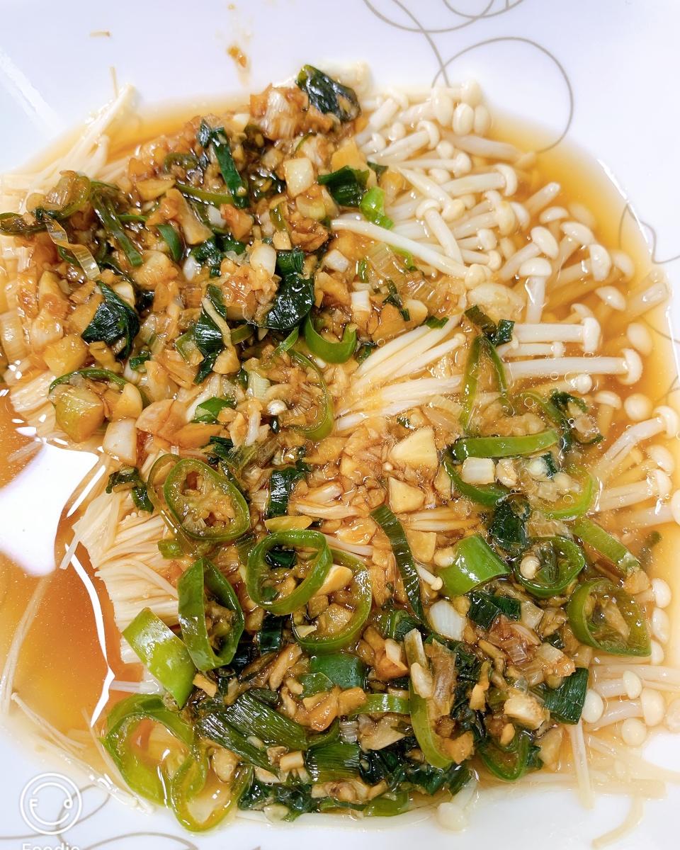 蒜蓉金针菇，简单快手的下饭神菜