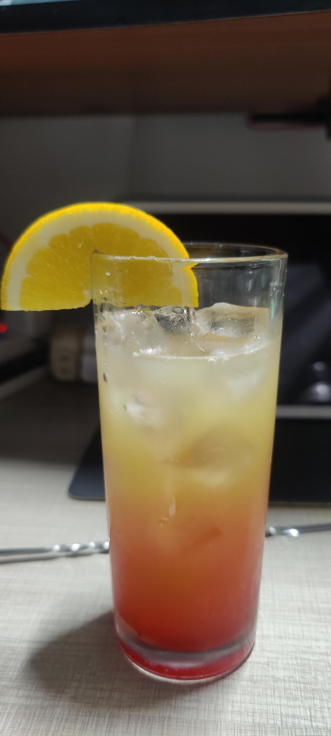 龙舌兰日出 Tequila Sunrise 鸡尾酒