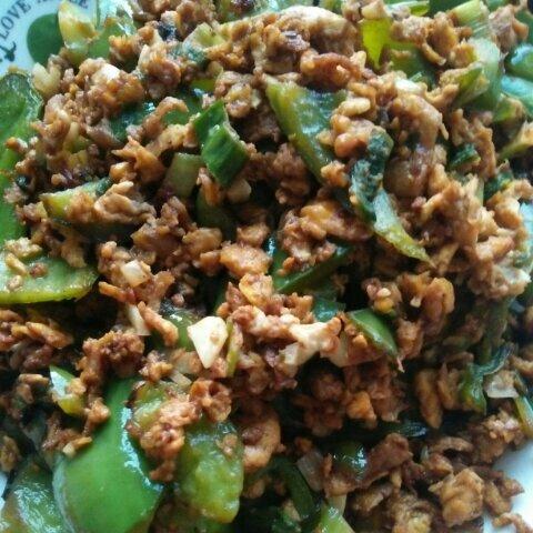 香喷喷的辣椒炒鸡蛋