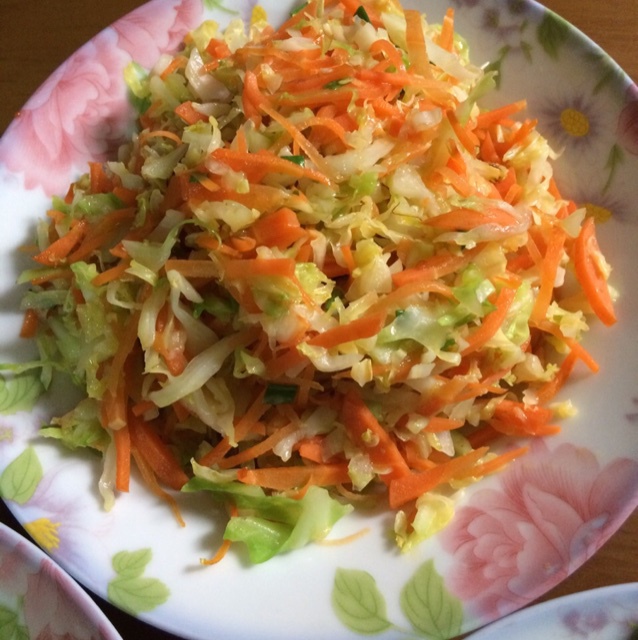 胡萝卜炒肉丝卷心菜
