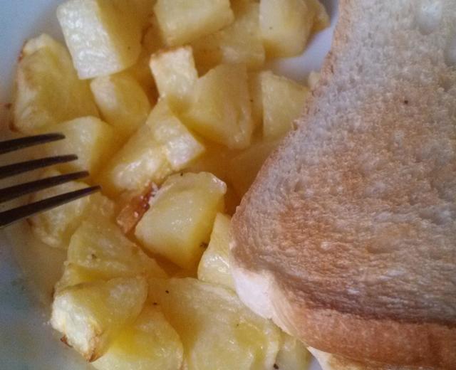 Egg Sandwich with Jamie's Roast Potatoes的做法