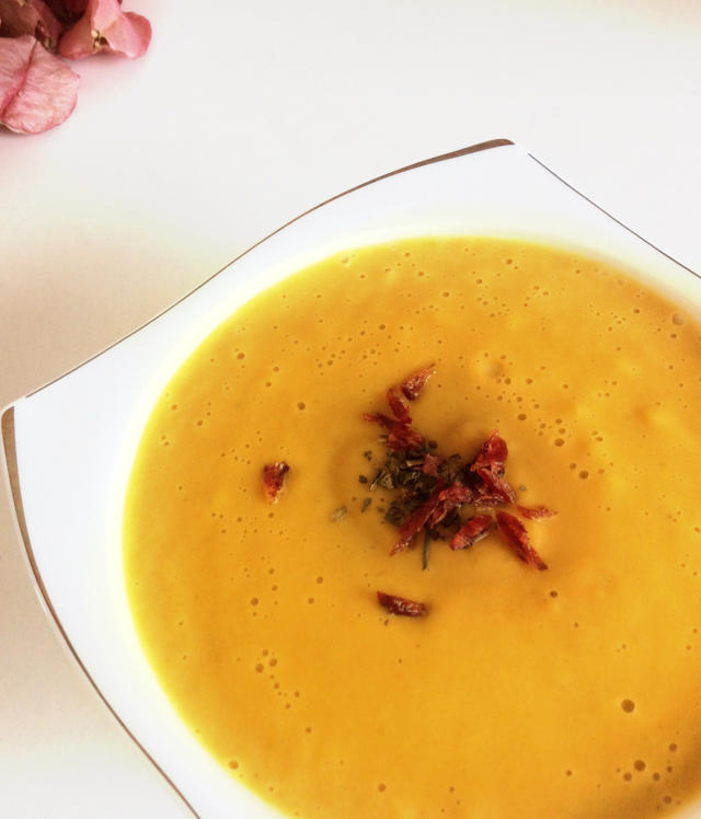 奶油南瓜浓汤 Pumpkin soup