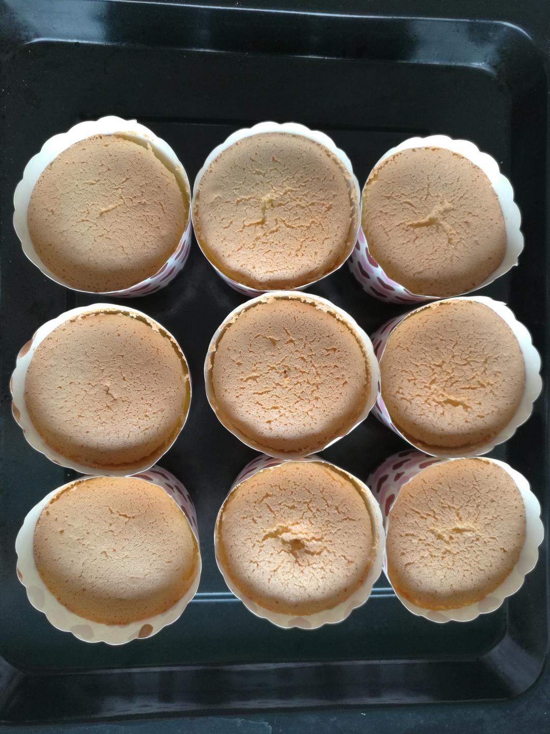 软绵绵戚风纸杯蛋糕