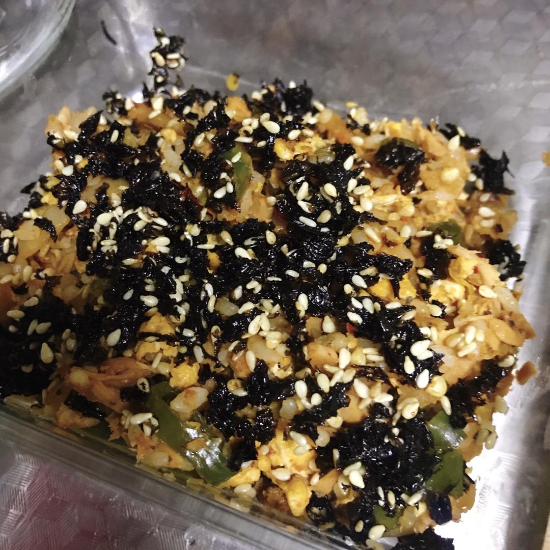 金枪鱼泡菜炒饭（绝对是人间美味）