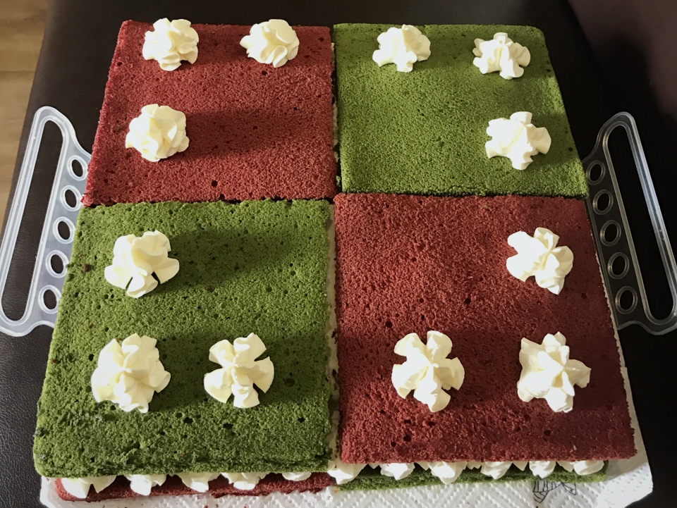 卷卷变身大蛋糕之新年双色方形蛋糕的做法 步骤1