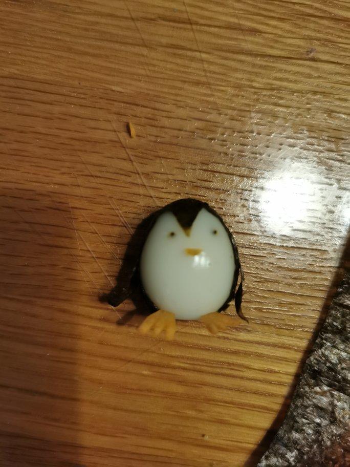 儿童创意餐：卡通企鹅鹌鹑蛋