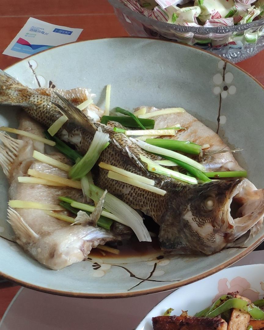 清蒸鲈鱼
