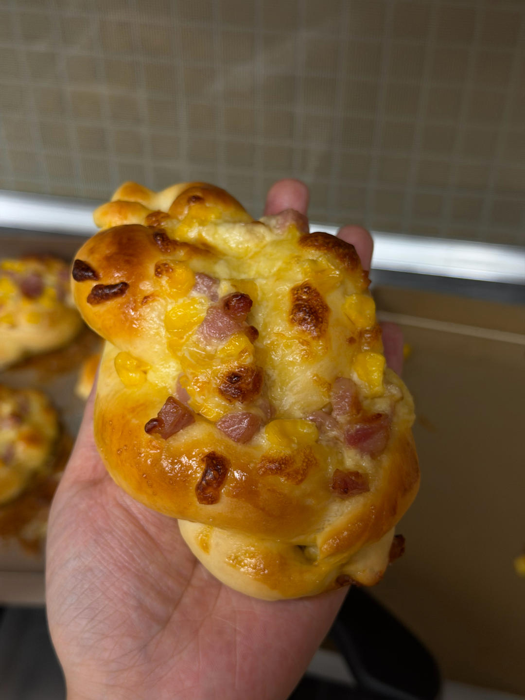 火腿玉米软面包                         营养早餐面包