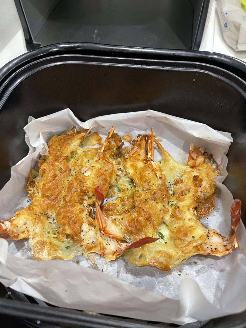 dumpling的厨房做的蒜蓉芝士烤大虾烤箱版