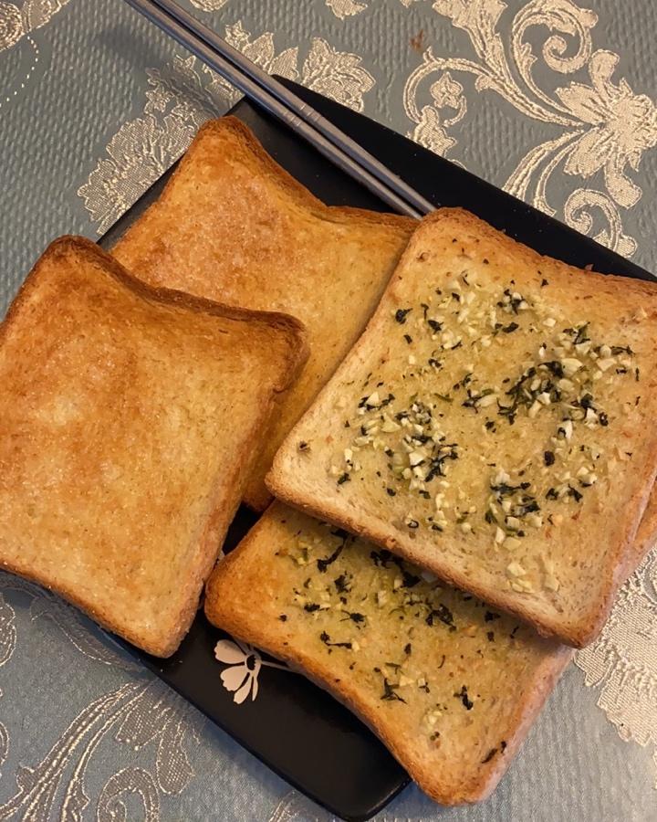 吐司系列~我最爱的蒜香包