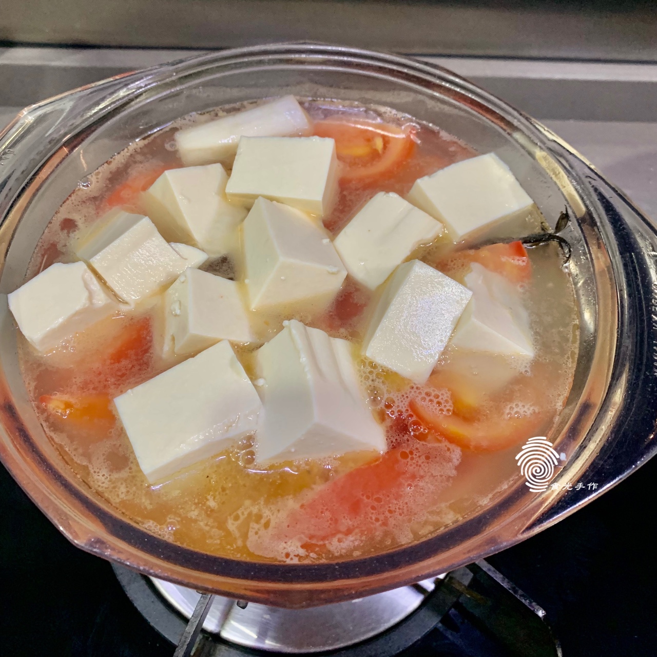 鲜美开胃《鱼头番茄豆腐汤》的做法 步骤6