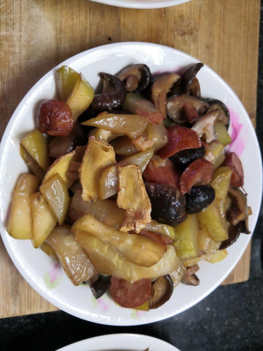 胡瓜炒香菇