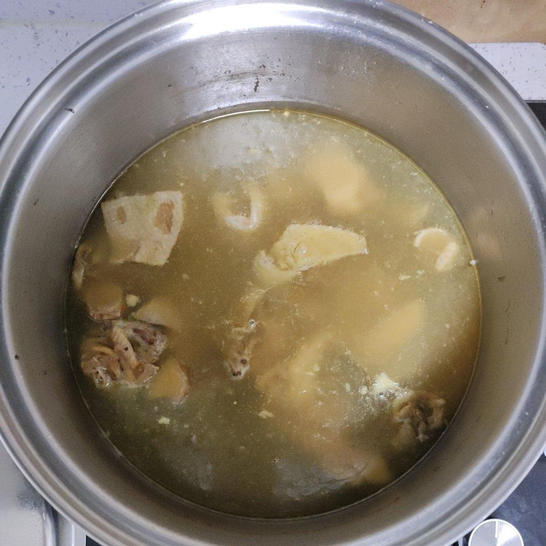 奶奶教的鲜香肥美香菇炖鸡汤