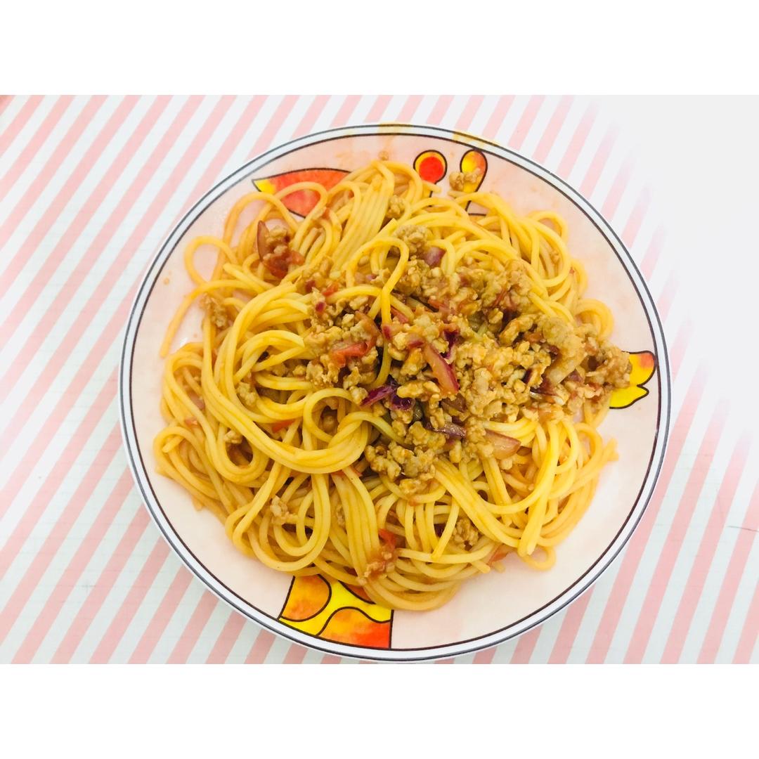 番茄肉酱意大利面