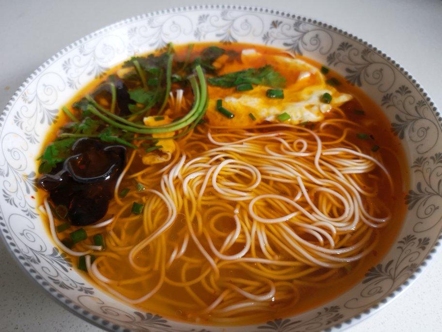 cy2321125做的一碗热汤面