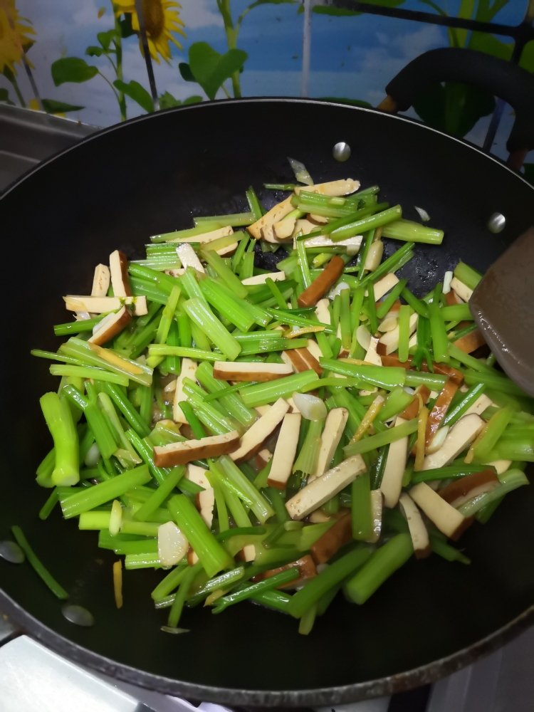 芹菜炒茶干