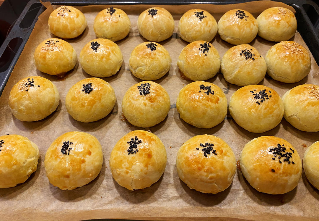 麻薯豆沙蛋黄酥