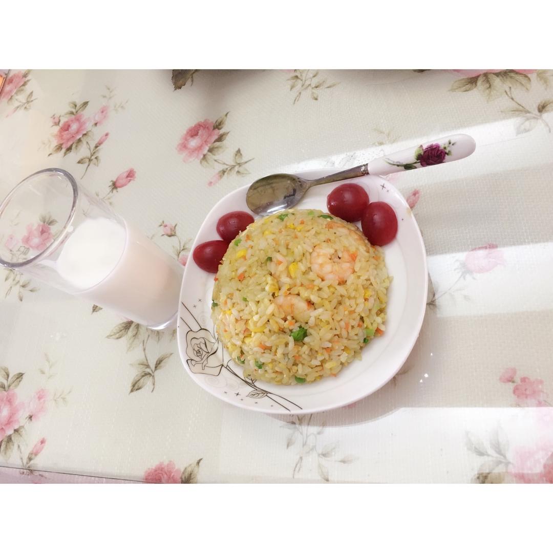 虾仁炒饭