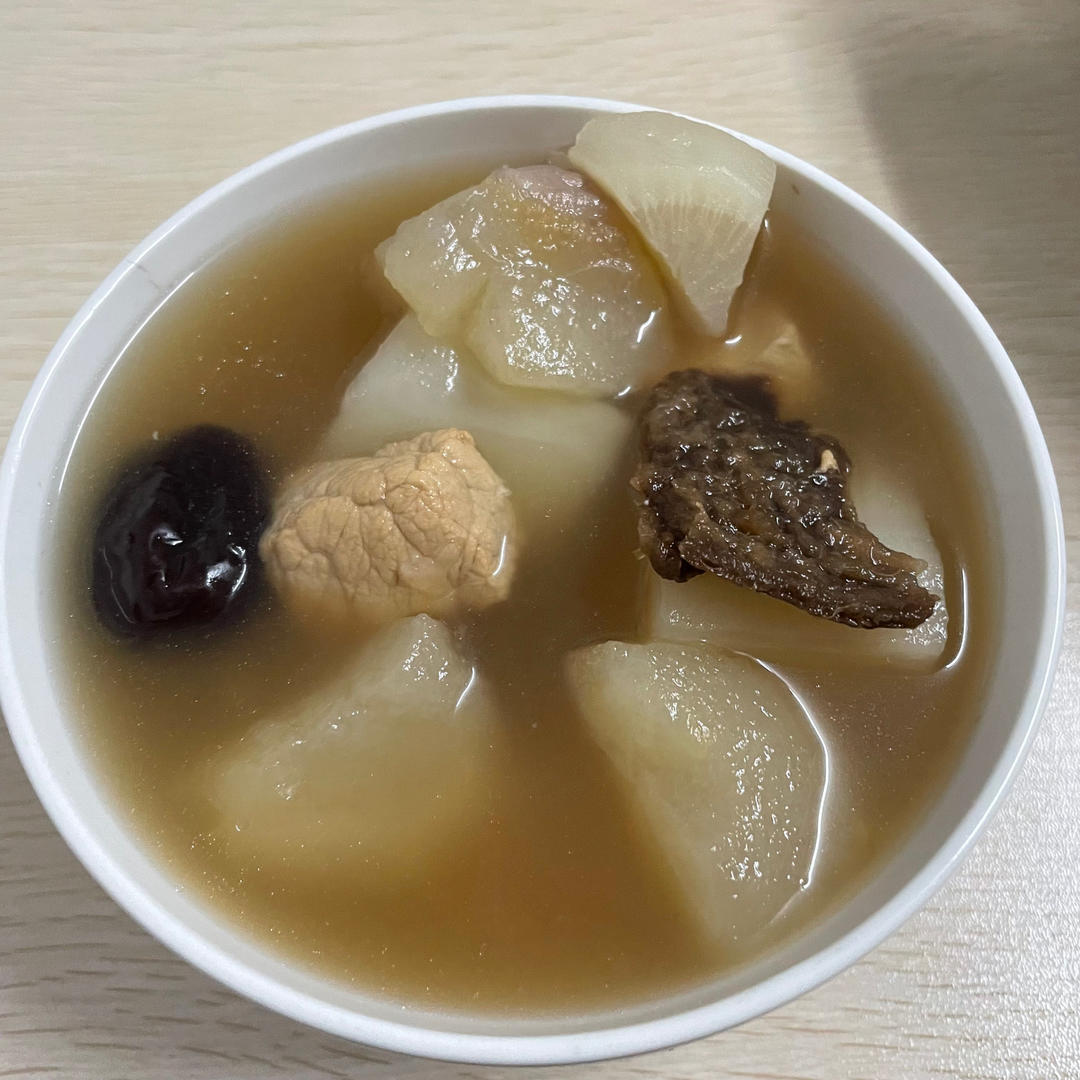 白萝卜雪梨瘦肉止咳汤