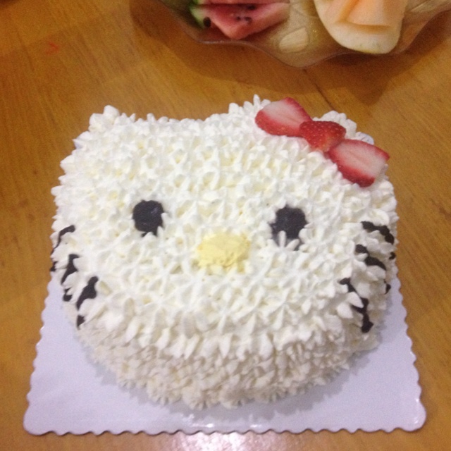 奶油水果装饰蛋糕