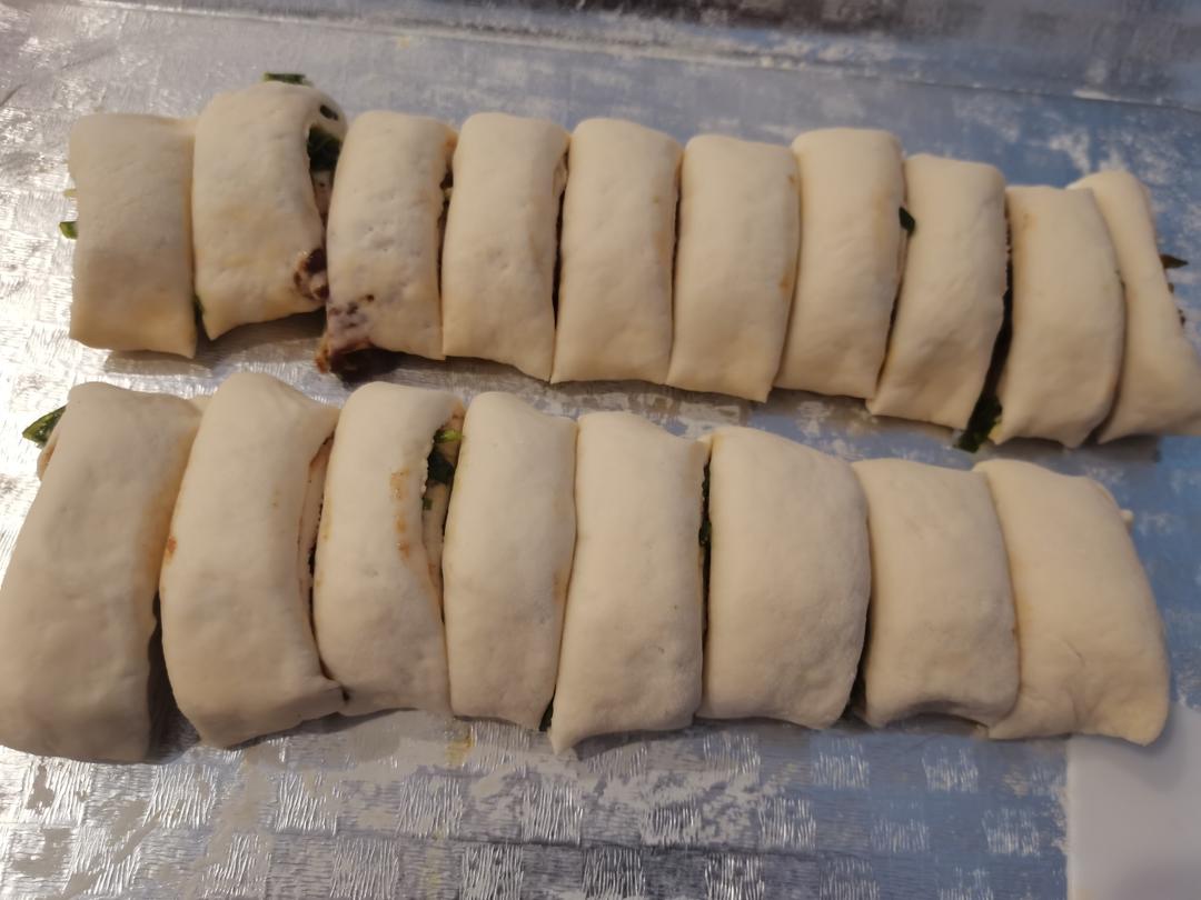 喷香松软的葱油椒盐花卷