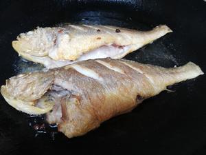 干烧黄花鱼的做法 步骤1