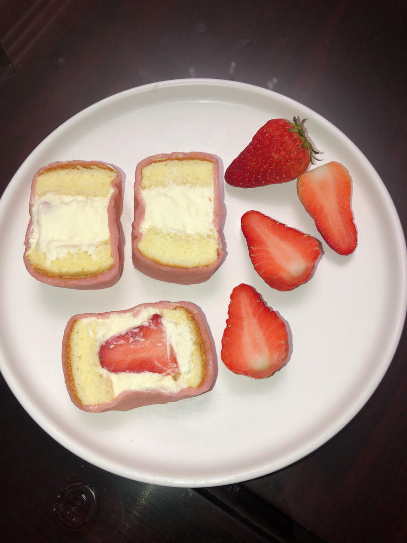 草莓白玉卷【曼食慢语】