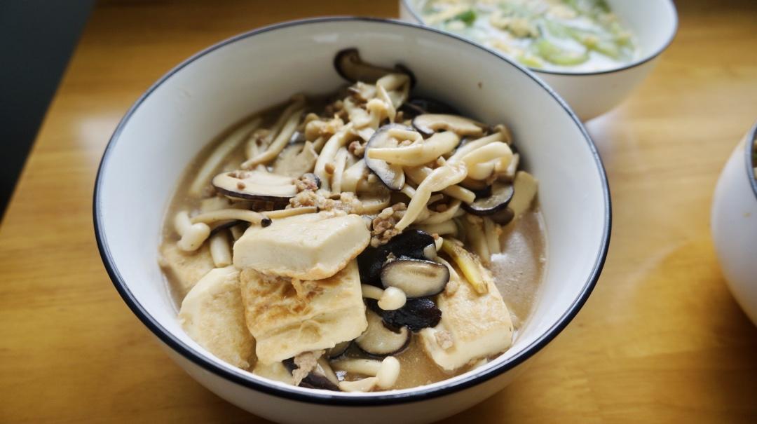 豆腐粉丝金针菇白菜煲