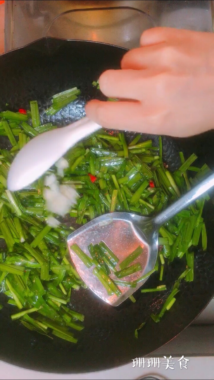 素炒韭菜的做法 步骤4