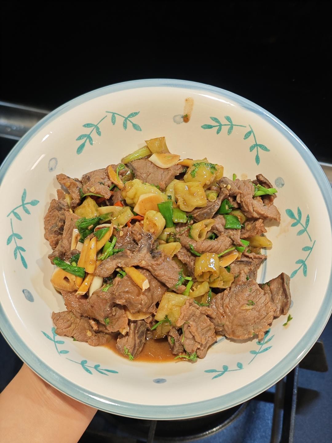 🥙香辣鲜嫩的泡椒牛肉，真的太好吃了，晚上多干了两碗饭🍚🍚，酸酸辣辣开胃的下饭菜